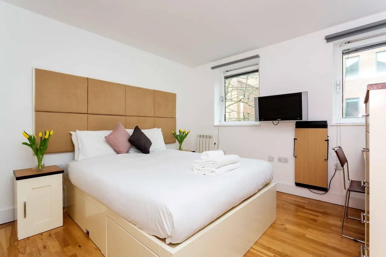 Stayinn Canary Wharf London 0*,