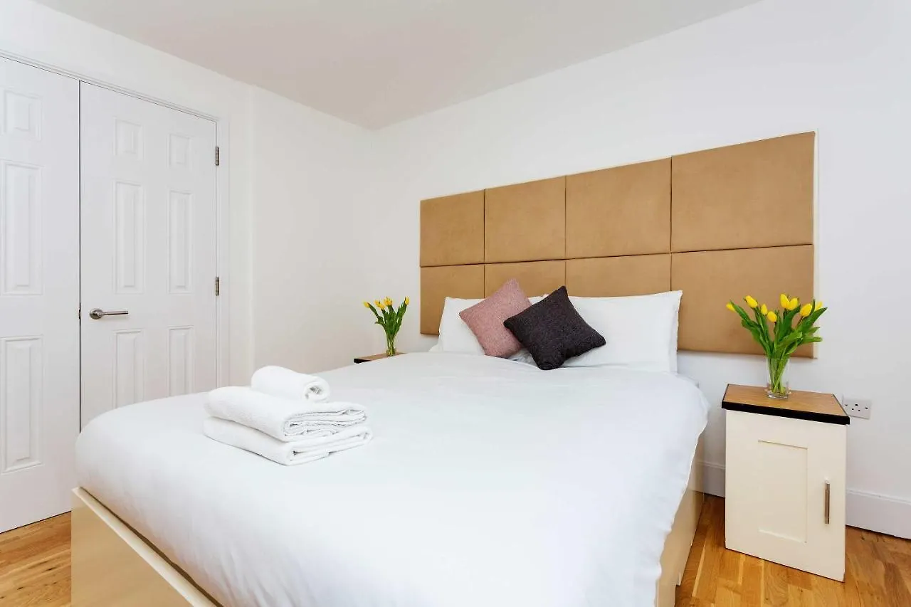 Stayinn Canary Wharf London 0*,  United Kingdom